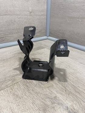 8k1880481 Audi 2009-2017 A4 S5 Rs5 - Left Knee Panel Support Bracket