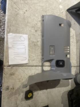 7156230 Bmw 04-10 E60 5-series 535i Right Under Dash Knee Panel Dakota Gray