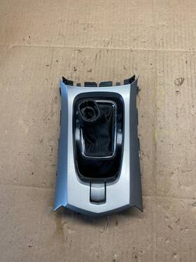 0018244025 Cadillac 2008 To 2013 Cts Center Console Shifter Trim Cover Bezel L9046 Dg