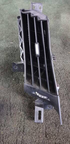 23200899 Cadillac 15 16 17 18 19 20 Escalade Esv Left Center Dash Heat Ac Vent Only