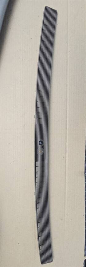 25640856 Cadillac 25718907 1992-2002 Eldorado Dash Panel Upper Defrost Vent Grill Cover
