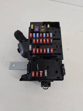 A130011d Cadillac 84231076 2015-20 Ct6 Dash Dashboard Instrument Panel Fuse And Relay Oem