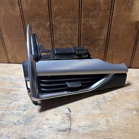 84546016 Cadillac 2019 - 2023 Xt4 Dash Left Outer Air Vent Grille Trim Cover Oem