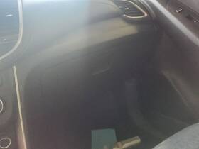 260.gm1g20 Chevrolet Trax 2020 Glove Box 3626547