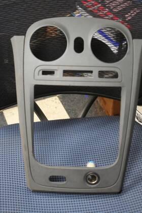 C100197195 Chevrolet 2005 Hhr Center Dash Radio Control Bezel Trim Panel With Cig Lighter