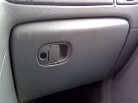 260.gm8g05 Chevrolet Truck Trailblaz 2005 Glove Box 260.gm8g05 Chevrolet Truck Trailblaz 2005 Glove Box