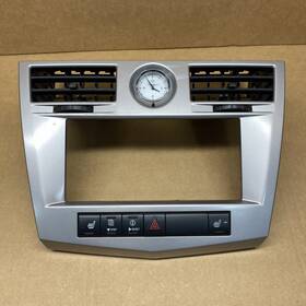 1000470rev Chrysler 2007-2010 Sebring Convertible Center Dash Radio Trim Bezel With Vent Oem
