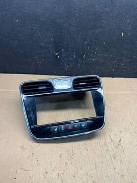28189779 Chrysler 2011-2014 200 Dash Radio Bezel Trim Clock Hazard Q0878 Dg