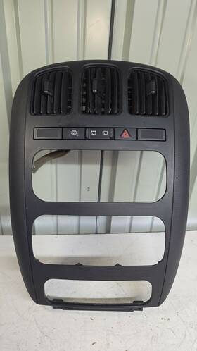 P05005037aa Chrysler Dodge 2001 - 2007 Caravan Town And Country Dash Radio Climate Bezel Trim