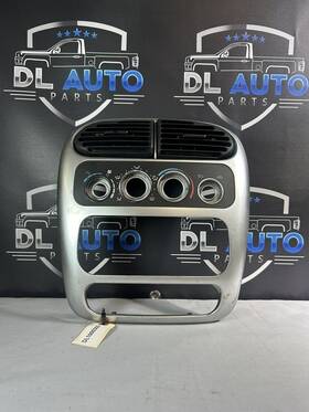05291335 Dodge 2004 2005 Neon Dash Radio Stereo Climate Control Trim Bezel Oem 2ad