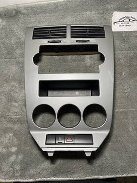 63248bg Dodge 2007-09 Caliber/srt-4 Center Dash Radio Climate Bezel Oem Used