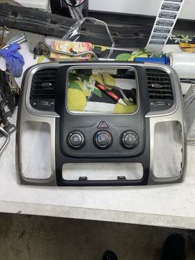 P68236776ab Dodge 2013-2018 Ram 1500 2500 3500 Radio Dash Bezel Center Trim Console Heater