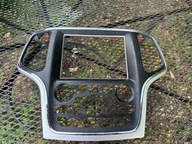 56054382af Ford 2014-2016 Jeep Grand Cherokee 5 Inch Radio Bezel
