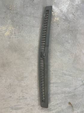 Ar3363046b62a Ford Ar3363046b62 2010 2014 Mustang Dash Defrost Vent Grille Oem Black