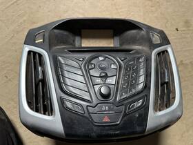 Cm5t-18k811-ae Ford Mercury 2013 Focus Radio Stereo Cd Player Dash Oem Panel Faceplate Tuner Bezel