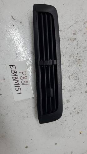 P881 Ford 2009 Focus Center Dash Air Vent Trim Bezel Assembly