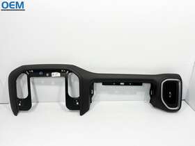 84420199 General Motors 2020-2023 Silverado Sierra Dash Radio Climate Control Trim Bezel Black Oem