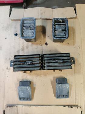 251-58603 General Motors - Foreign 96-98 Geo Tracker Dash Vents 251-58603 General Motors - Foreign 96-98 Geo Tracker Dash Vents
