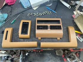 15605896 Gm Oem 1988-1994 Chevy/gmc Pickup Dash Surrounds R Vent And Center Vent/stereo