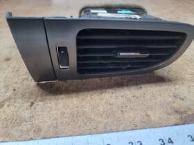 25807743 Gm 2007-2014 Chevrolet Tahoe Left Driver Side Dash Air Duct Vent