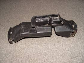 331949 Gm 68 69 70 - 72 Corvette Center Lower Heater Ac Duct With Correct Early Metal Ends