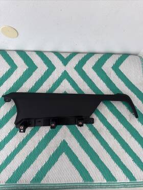 85066075 Gm 2025 Chevrolet Suburban Dash Trim Pad Black Leather