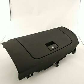 260.gm9f15 Gmc Yukon 2015 Glove Box
