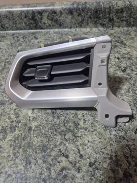 23258249 Gmc 84051882 2017 - 2023 Acadia Front Dash Left Side Outer Air Vent Grille Oem