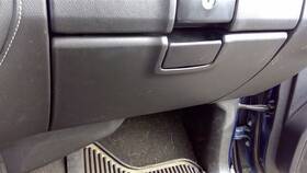 260.gm9m18 Gmc Truck Sierra150 2018 Glove Box 1351035