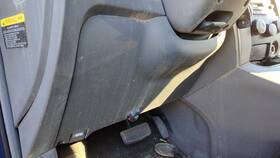 847102e551u7 Hyundai 2006-2007 Tucson Lower Dash Under Column Knee Bolster Trim Panel U7 Gray