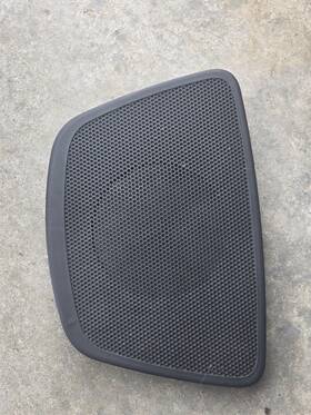 Hyundai 847152v100ry 2016 Veloster Instrument Center Dash Speaker Cover Grille 847152v000 Oem