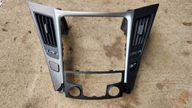 84740-3q600 Hyundai 11-13 Sonata Center Dash Navi Radio Bezel Trim Face Panel