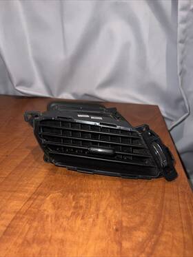 97420-2v000 Hyundai 2011-2017 Veloster Center Dash Bezel Right Side Air Vent