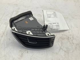 685.in1v17 Infiniti 15-18 Q60 Front Left Dash Air Vent Outlet T