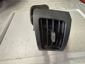 68761jk000 Infiniti 2009-2013 G37 Convertible Right Front Dashboard Dash A/c Vent Oem
