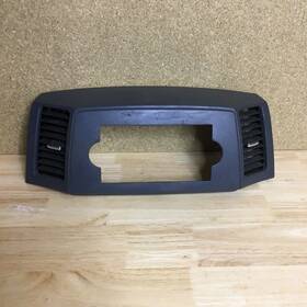 5jn301dha0 Jeep 2005-2007 Grand Cherokee Radio Bezel Grey Dash Trim Surround