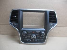 68254006 Jeep 16 17 Grand Cherokee Radio Climate Control Panel Center Faceplate