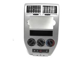 P04602730ad Jeep 2007-2010 Patroit Compass Center Dash Radio Ac Heat Control Air Vent Oem38c