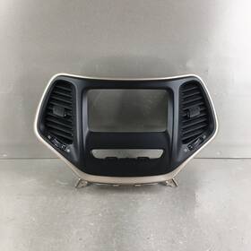 P1wg521s5ad Jeep 2014 2015 2016 2017 2018 Cherokee Dash Radio Control Trim Bezel Vent Oem P1wg521s5ad Jeep 2014 2015 2016 2017 2018 Cherokee Dash Radio Control Trim Bezel Vent Oem