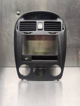 803b59-3810 Kia 2004-2009 Spectra Center Dash Radio Bezel Ac Air Vent Trim Panel Clock Oem