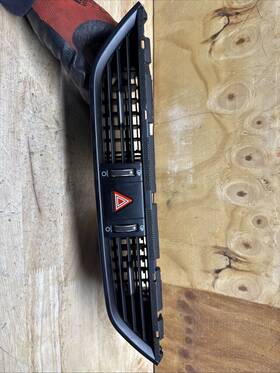97401-m7000wk Kia 2019-2024 Forte Center Dashboard Air Vent With Hazard Switch