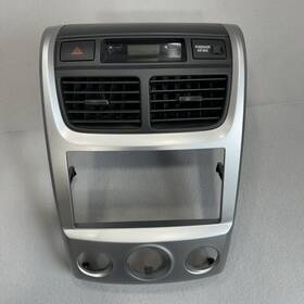 U065813900 Kia 2009 2010 Sportage Silver Dash Center Bezel Vents Climate Control 09 10