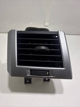 05529-000 Land Rover 2006 - 2013 Range Sport Left Side Ac Air Vent Grille Oem
