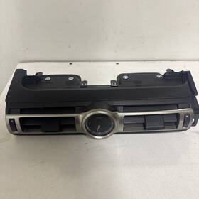 Gn71185880 Lexus 2018 - 2020 Rc300 Rc350 Dash Center Ac Air Vent Grille With Analog Clock Oem