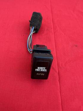 3955231 Mazda 86-93 1992 B2000 B2200 B2600 Rfw Switch Remote Free Wheel