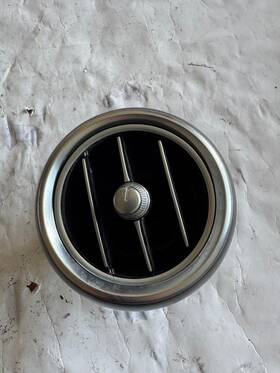 A2058304004 Mercedes-benz C200 Dashboard Air Vent W205 2017 Rhd 24834733