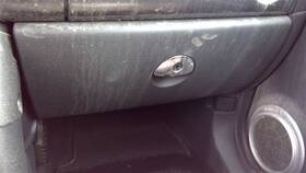 260.co1c08 Mini Cooper Convertible S 2008 Glove Box 456897