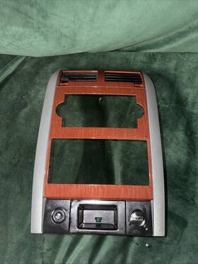 P5507280aa Mopar 2004-2009 Dodge Durango Center Radio Climate Control Bezel Woodgrain Oem Damaged P5507280aa Mopar 2004-2009 Dodge Durango Center Radio Climate Control Bezel Woodgrain Oem Damaged