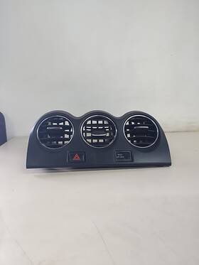 299.da1j12 Nissan 2007-2012 Altima Center Dash Air Vents Black With Hazard Switch Oem