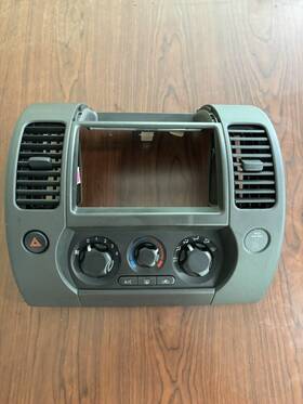 5nex-04302-d Nissan 05-08 Xterra Pathfinder Oem Center Dash Radio Vent Bezel Trim